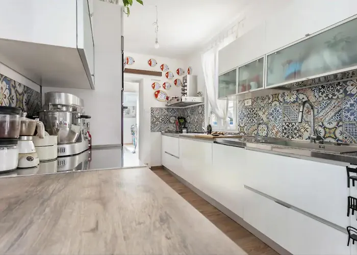 Stanza Privata Vicino La Metro Alloggio in famiglia Roma