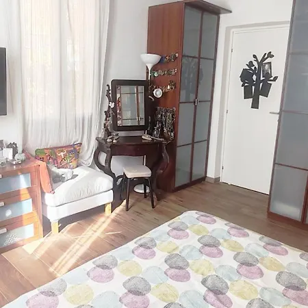 Homestay Stanza Privata Vicino La Metro